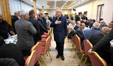 AK Parti Malatya Büyükşehir Belediye Başkan Adayı Sami Er, Muhtarlarla İftar Yemeğinde Buluştu