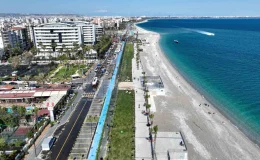 Antalya Büyükşehir Belediye Başkanı Muhittin Böcek, Konyaaltı Liman Halk Plajı’nı açtı