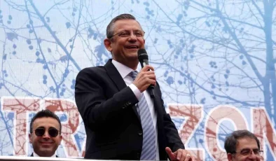 CHP Genel Başkanı Özgür Özel, Trabzon’da emekli maaşlarının eridiğini söyledi