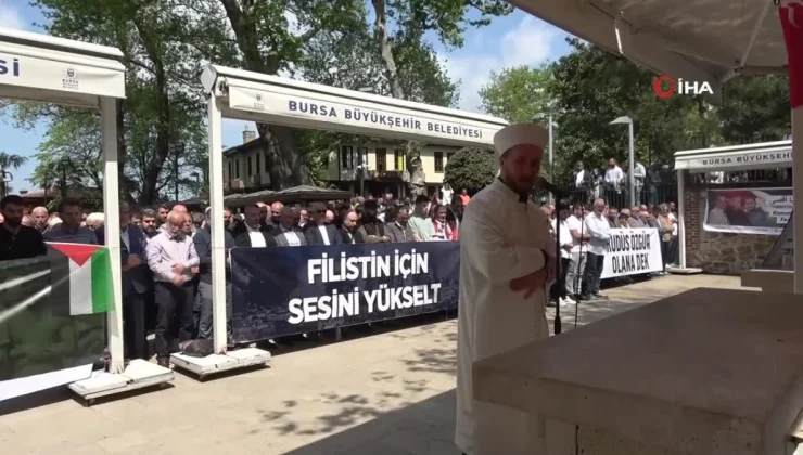 Gazze’de hayatını kaybedenler için gıyabi cenaze namazı kılındı